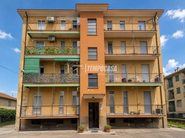 appartamento in vendita a Cameri in zona Nivellina