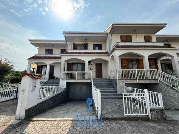 casa indipendente in vendita a Cameri