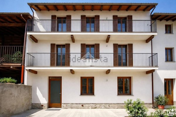 casa indipendente in vendita a Cameri