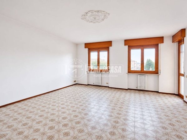 appartamento in vendita a Cameri in zona Nivellina