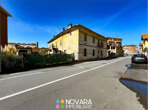 casa indipendente in vendita a Cameri