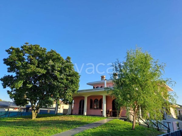 casa indipendente in vendita a Carpignano Sesia