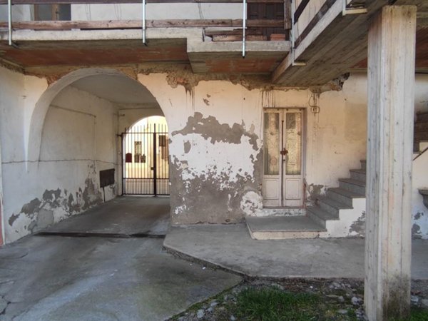 casa indipendente in vendita a Carpignano Sesia