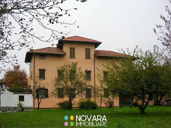 casa indipendente in vendita a Carpignano Sesia