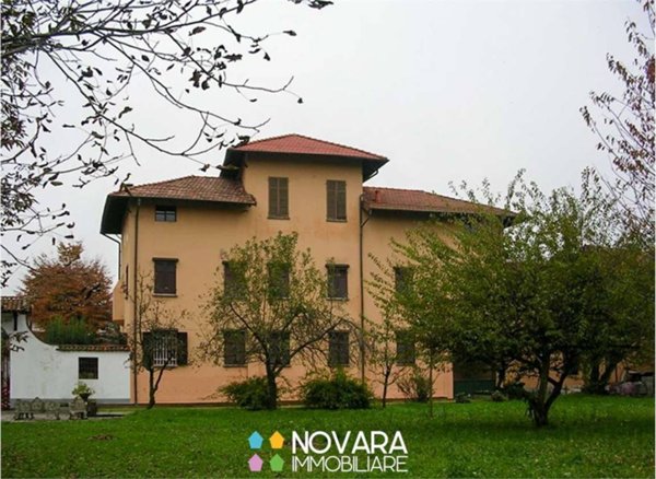 casa indipendente in vendita a Carpignano Sesia