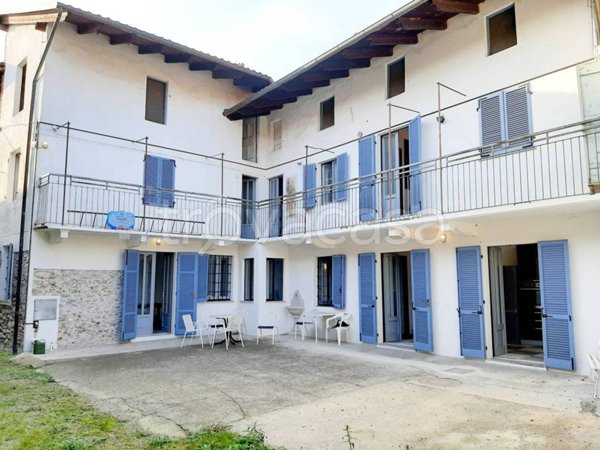 casa indipendente in vendita a Carpignano Sesia