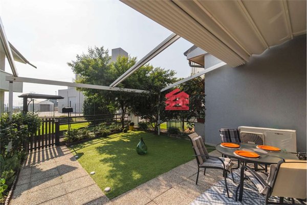 casa indipendente in vendita a Carpignano Sesia