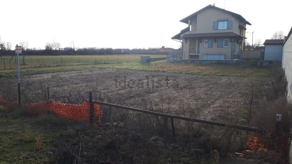 terreno edificabile in vendita a Carpignano Sesia