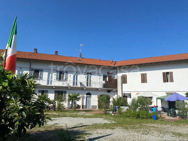 casale in vendita a Carpignano Sesia