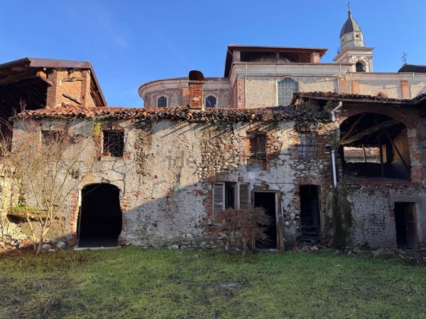 casa indipendente in vendita a Carpignano Sesia