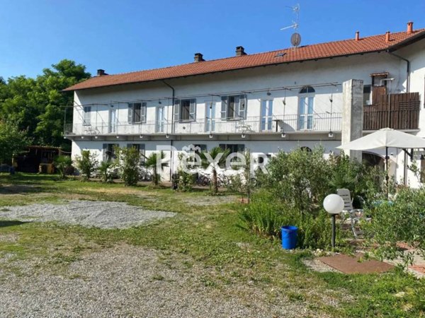 casa indipendente in vendita a Carpignano Sesia