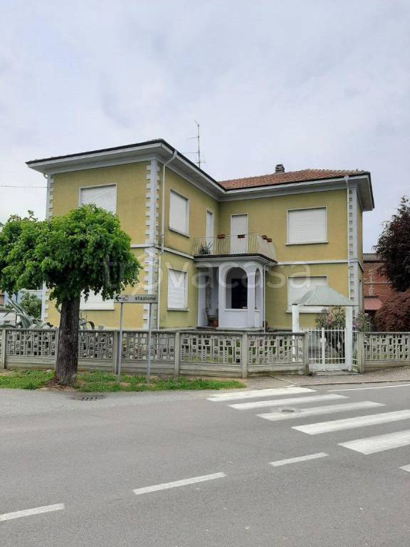 casa indipendente in vendita a Carpignano Sesia