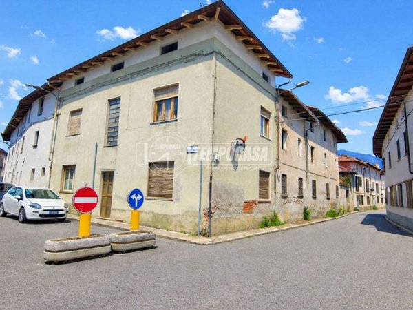 casa indipendente in vendita a Carpignano Sesia