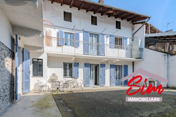 casa indipendente in vendita a Carpignano Sesia