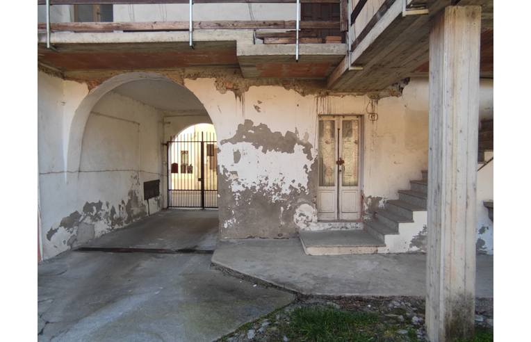 casa indipendente in vendita a Carpignano Sesia