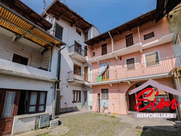 intera palazzina in vendita a Carpignano Sesia
