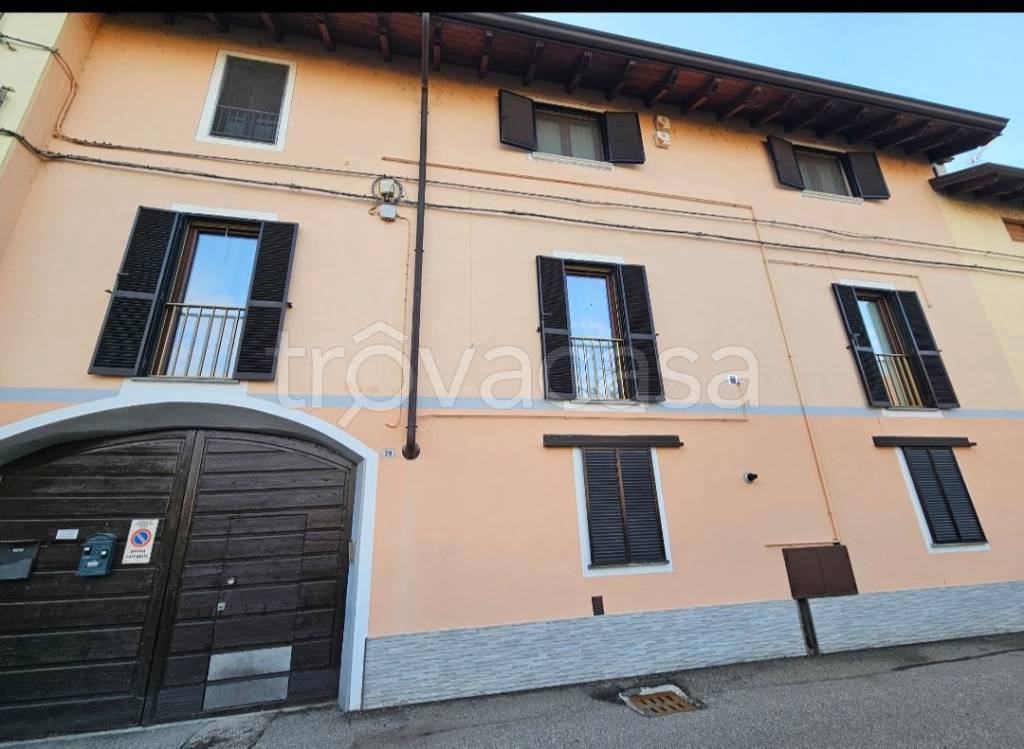 casa indipendente in vendita a Carpignano Sesia