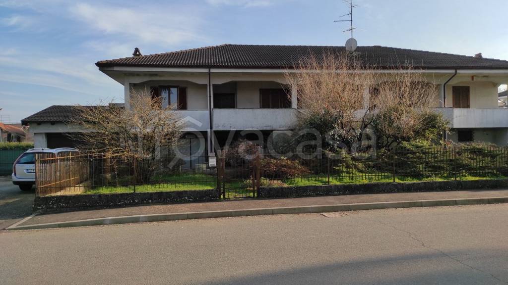 casa indipendente in vendita a Casalbeltrame
