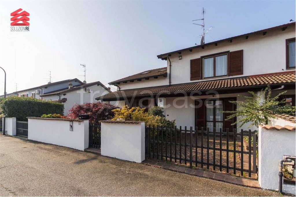casa indipendente in vendita a Casalbeltrame