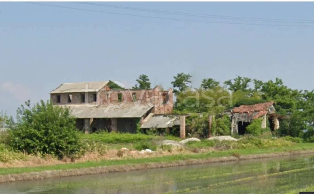 casa indipendente in vendita a Casalbeltrame