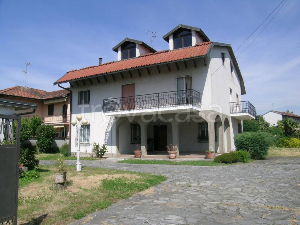 casa indipendente in vendita a Casaleggio Novara