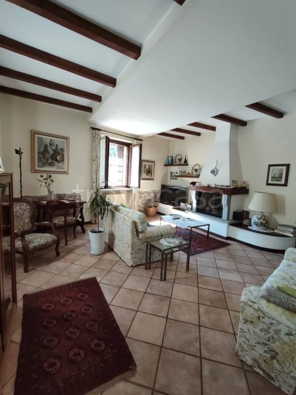 casa indipendente in vendita a Casaleggio Novara