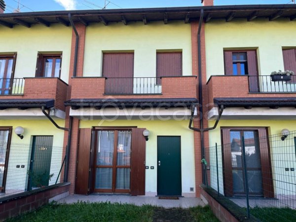 casa indipendente in vendita a Casalino in zona Orfengo