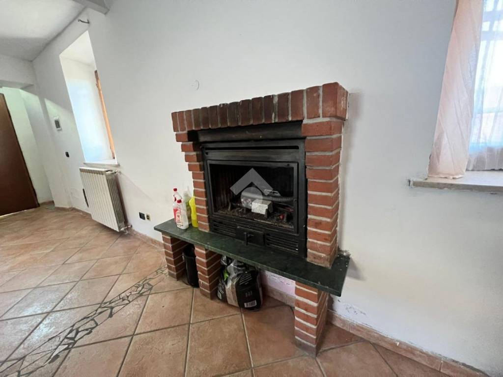 casa indipendente in vendita a Casalino in zona Cameriano