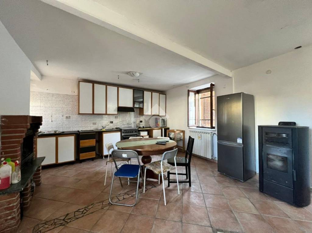 casa indipendente in vendita a Casalino in zona Cameriano