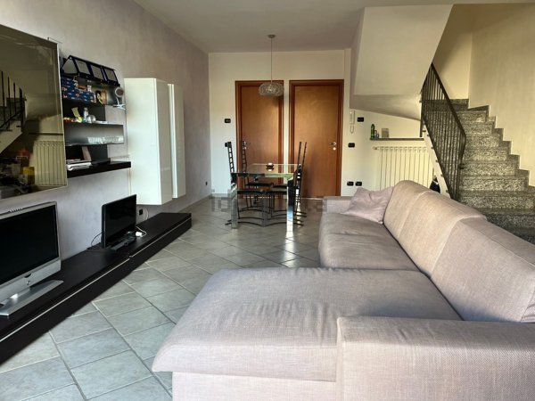 casa indipendente in vendita a Casalino in zona Orfengo