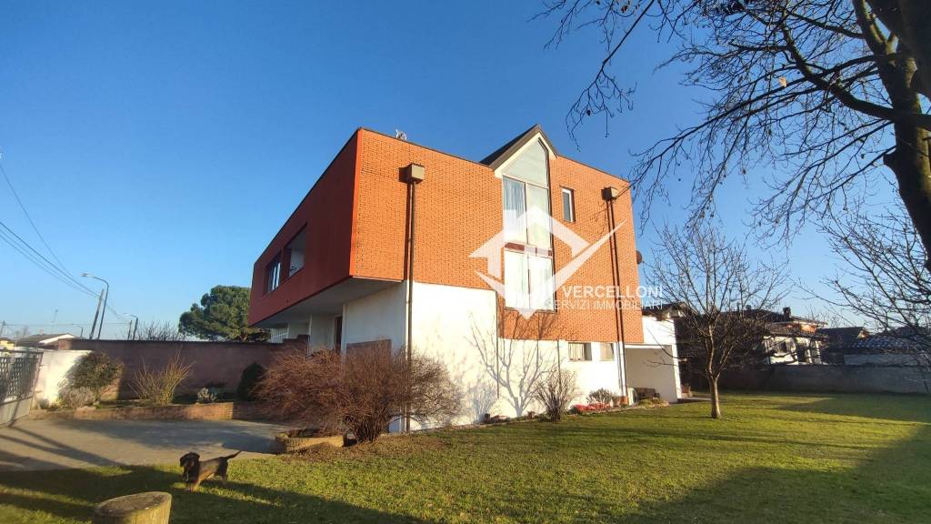 casa indipendente in vendita a Casalino