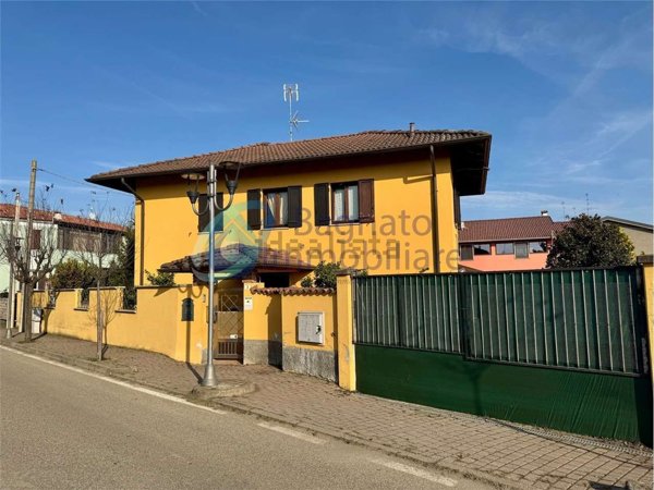 casa indipendente in vendita a Casalino