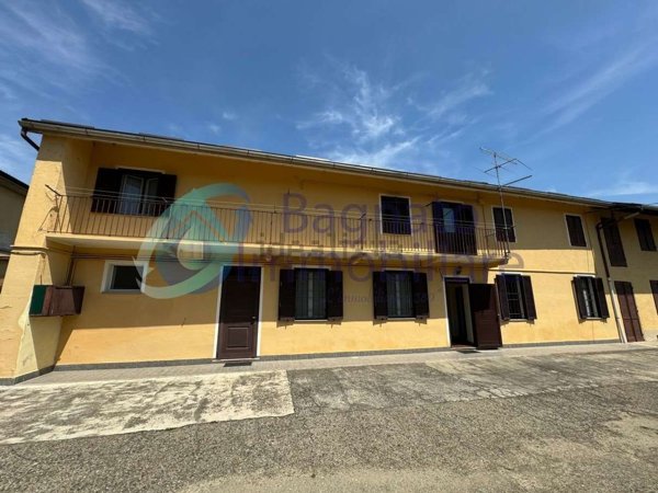 casa indipendente in vendita a Casalino