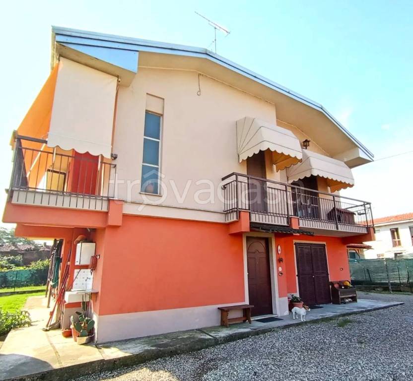 casa indipendente in vendita a Casalino