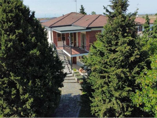 casa indipendente in vendita a Casalino in zona Cameriano