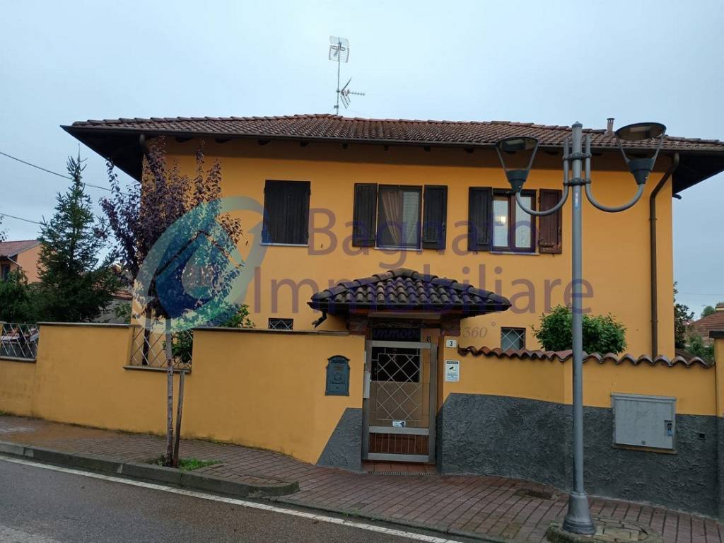 casa indipendente in vendita a Casalino in zona Cameriano