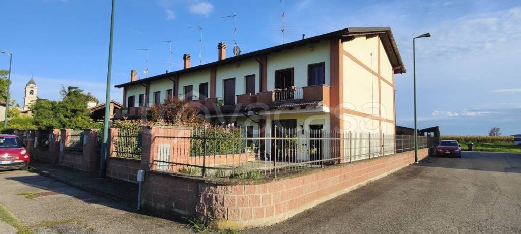 casa indipendente in vendita a Casalino in zona Orfengo