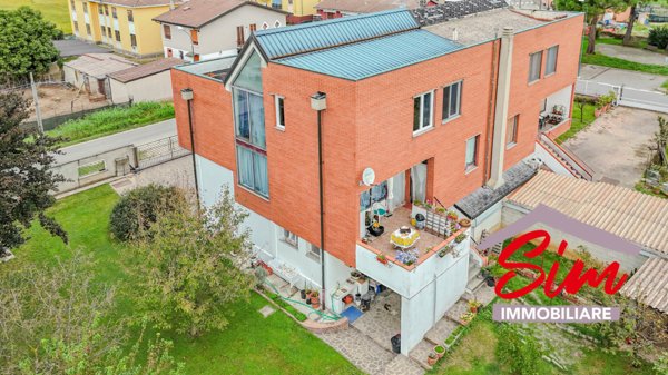 casa indipendente in vendita a Casalino