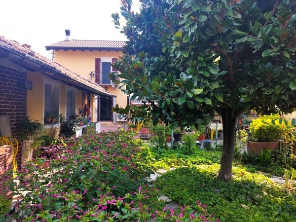 casa indipendente in vendita a Casalino