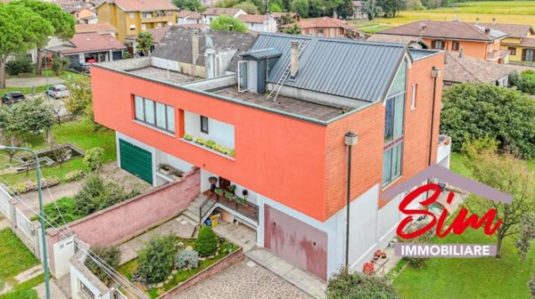 casa indipendente in vendita a Casalino