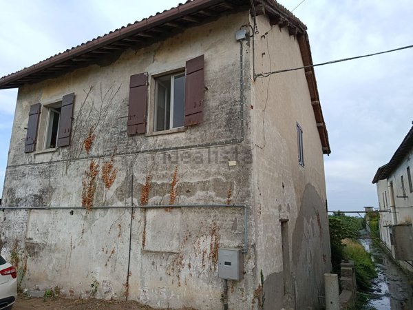 casa semindipendente in vendita a Casalino in zona Orfengo