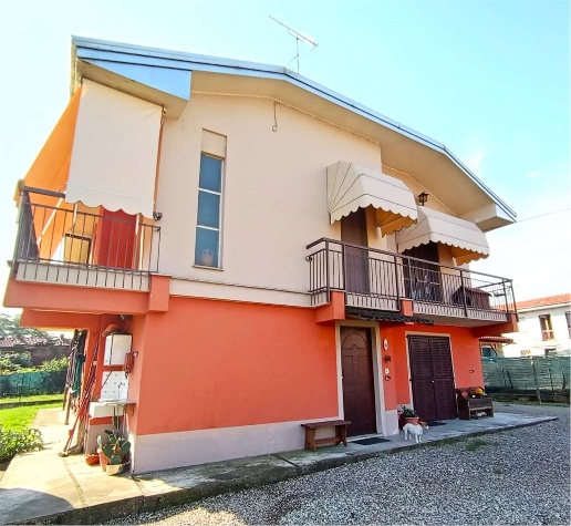 casa indipendente in vendita a Casalino in zona Cameriano