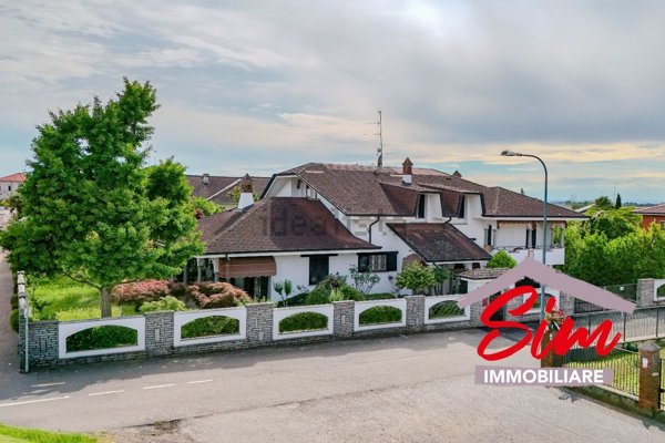 casa indipendente in vendita a Casalino in zona Cameriano