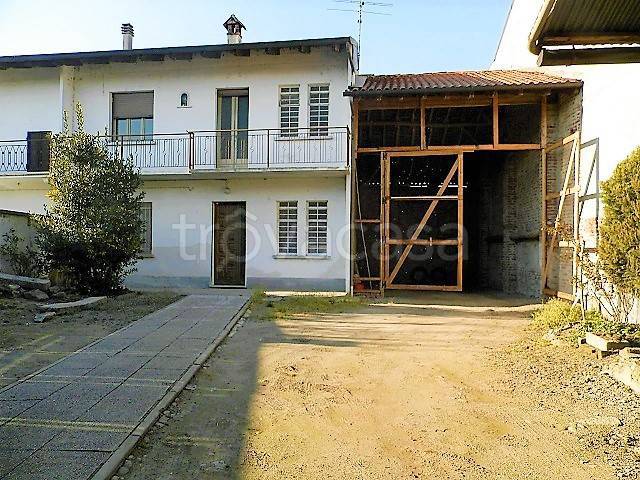 casa indipendente in vendita a Casalvolone