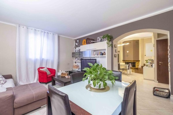 casa indipendente in vendita a Casalvolone