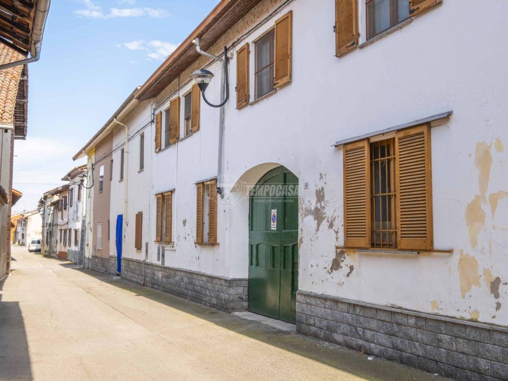 casa indipendente in vendita a Casalvolone