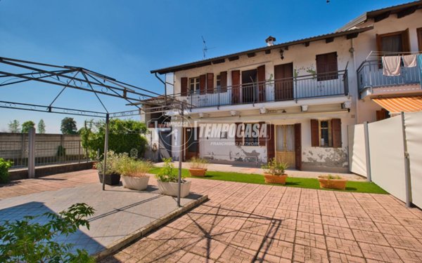 casa indipendente in vendita a Casalvolone