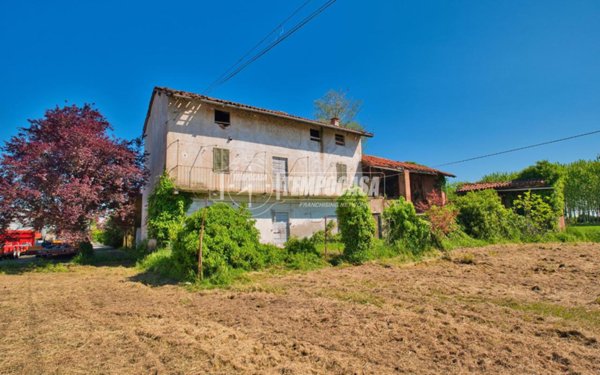 casa indipendente in vendita a Casalvolone
