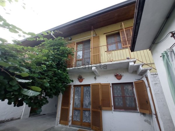 casa indipendente in vendita a Casalvolone