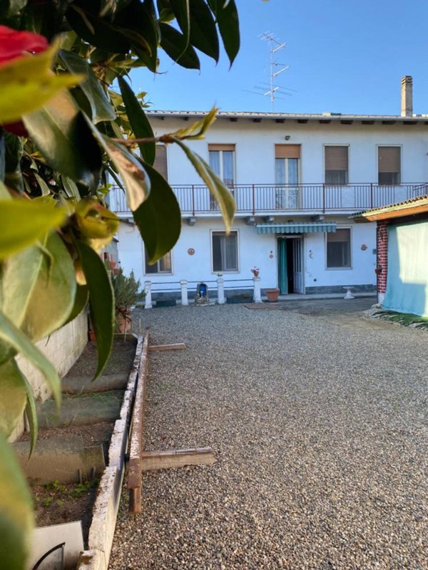 casa indipendente in vendita a Casalvolone